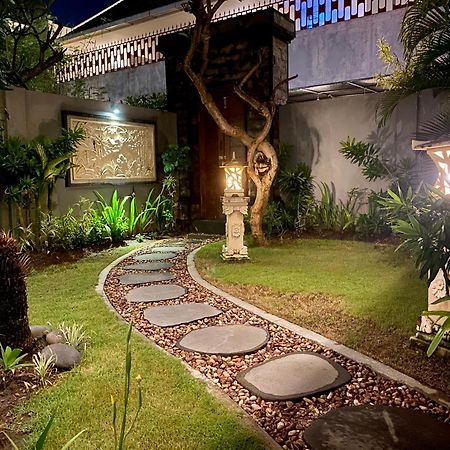 Dikubu Belong Seminyak Hotel Buitenkant foto