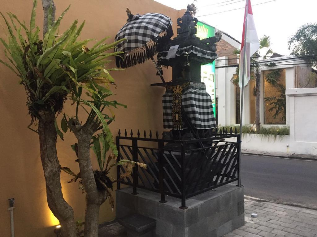 Dikubu Belong Seminyak Hotel Buitenkant foto