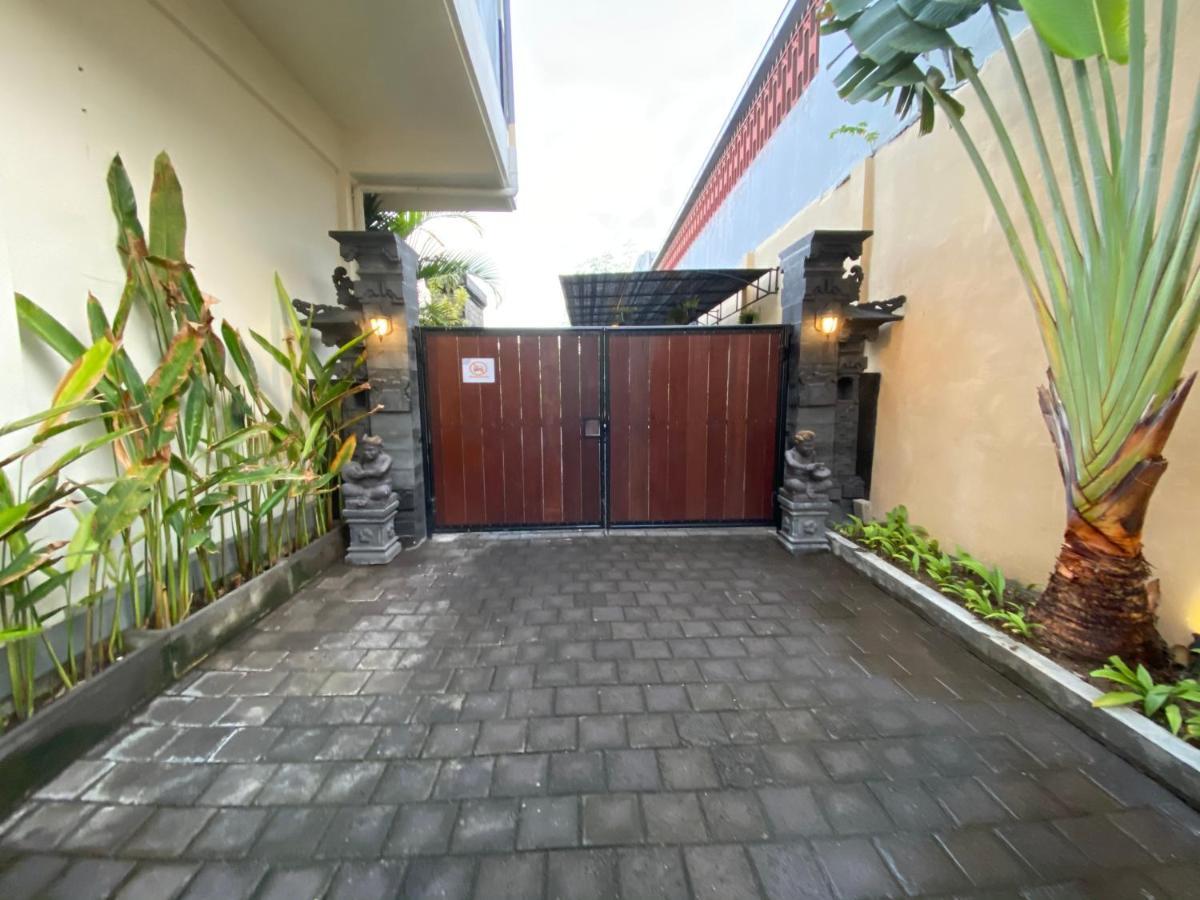Dikubu Belong Seminyak Hotel Buitenkant foto