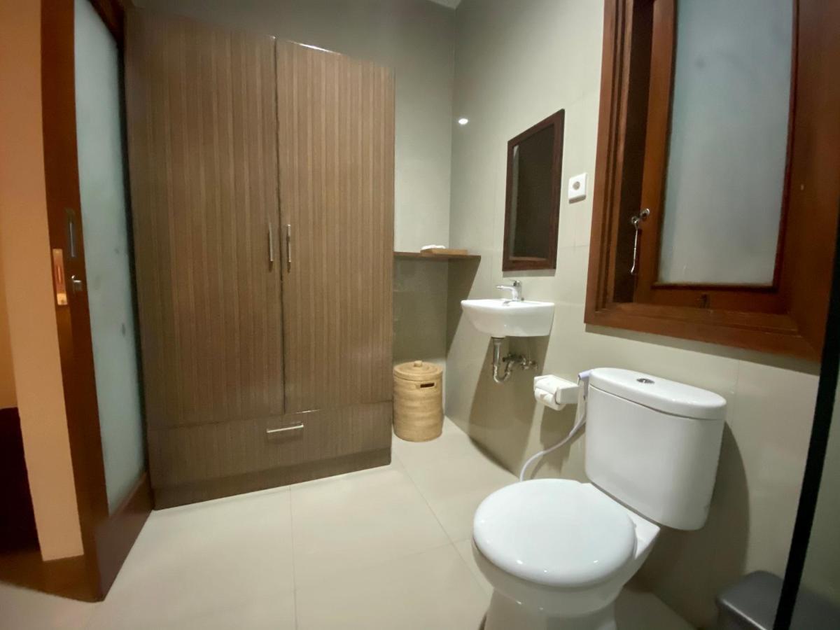 Dikubu Belong Seminyak Hotel Buitenkant foto