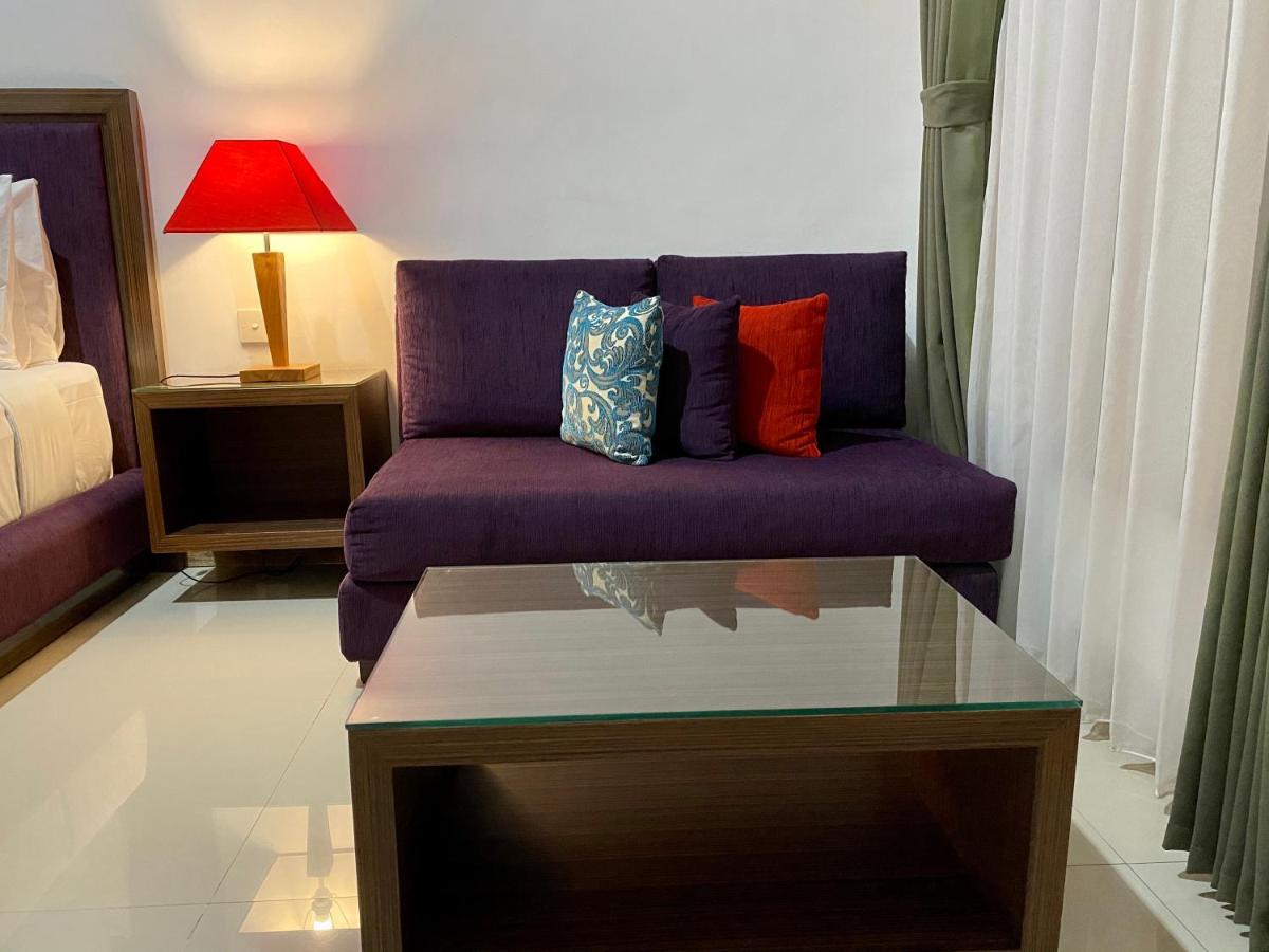 Dikubu Belong Seminyak Hotel Buitenkant foto